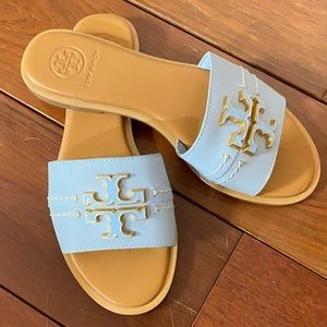Tory Burch | Everly Slide - Calf Leather | size 5 | color Icicle